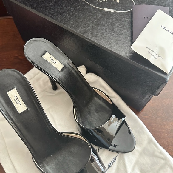 Genuine Prada Calzature Donna Black Patent Heels - Picture 2 of 10